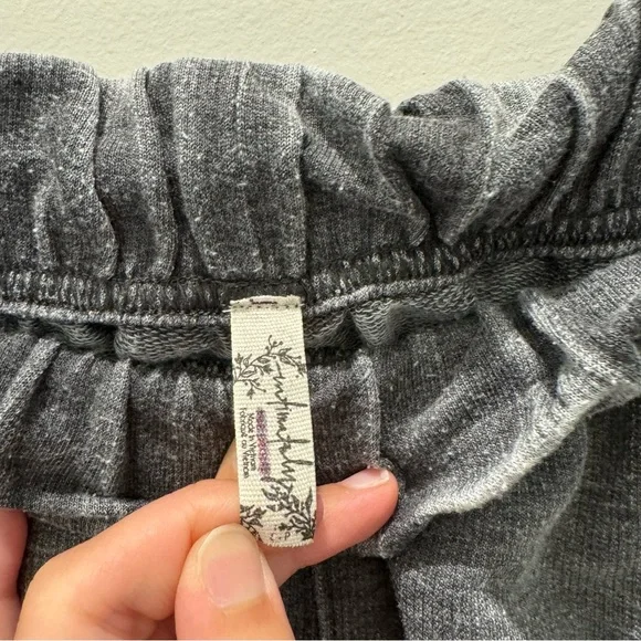 Free People Cozy Girl Distressed Lounge Shorts Grey
Size S - Picture 6 of 7